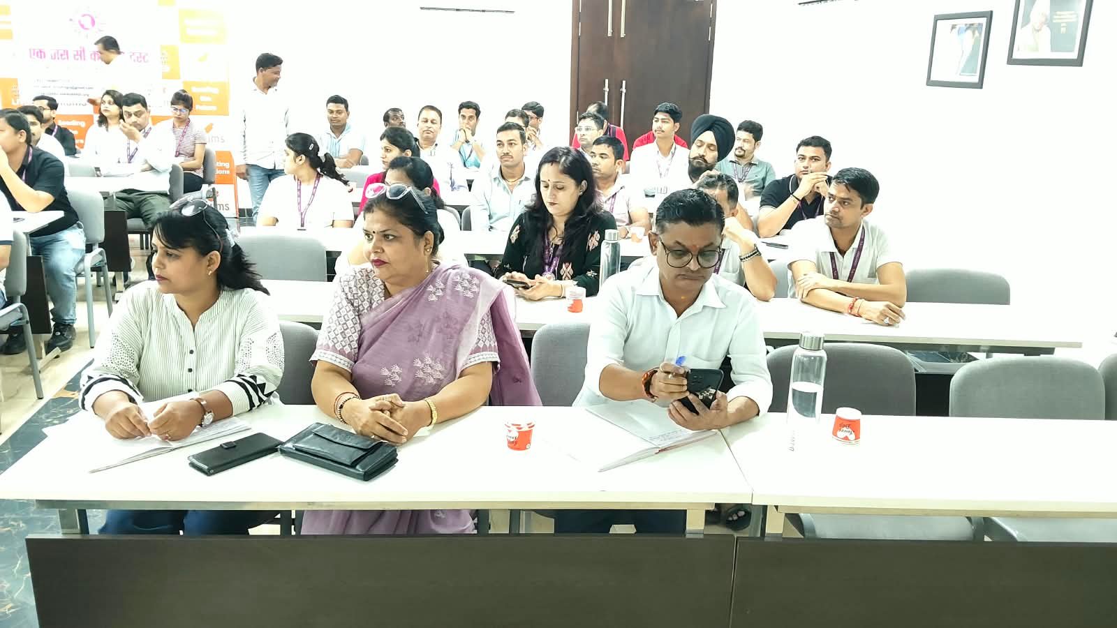 Ek Zraa Si Koshish — programme photo 18